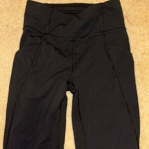 Black Lululemon leggings with pockets
